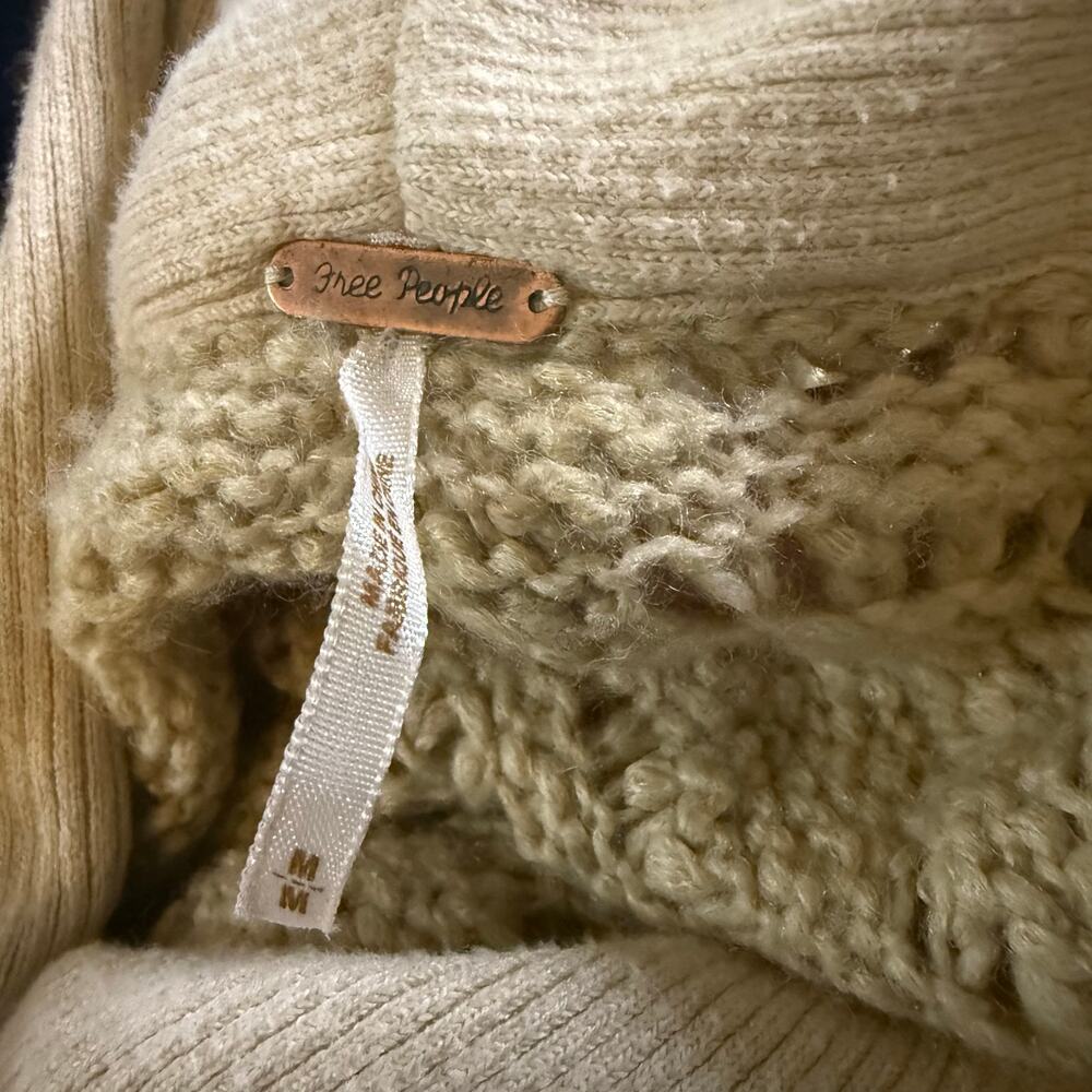 Free People Beige Textured Knit Long Button Front Cardigan Sweater, Size Medium - Picture 7 of 10